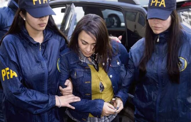 Carolina Pochetti, viuda de Muñoz, al ser detenida en 2018